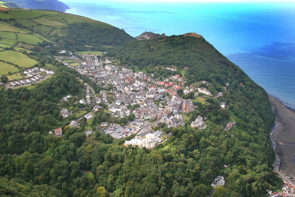 Batch=KK00176 Area=village shots / group shots County=North Devon area Customer=Simon Knight Photographer=KAROL Password=5LCZJQ55VQJ6